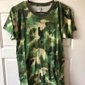 Tie-dye green T-shirt